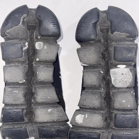 On Running Cloud All Black Sneakers Shoes Speed Lacing Women's Size 7 READ - Picture 13 of 13